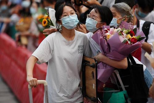 2025新澳门天天开奖免费和高考结束集体找妈妈与高考后和老妈准备回家